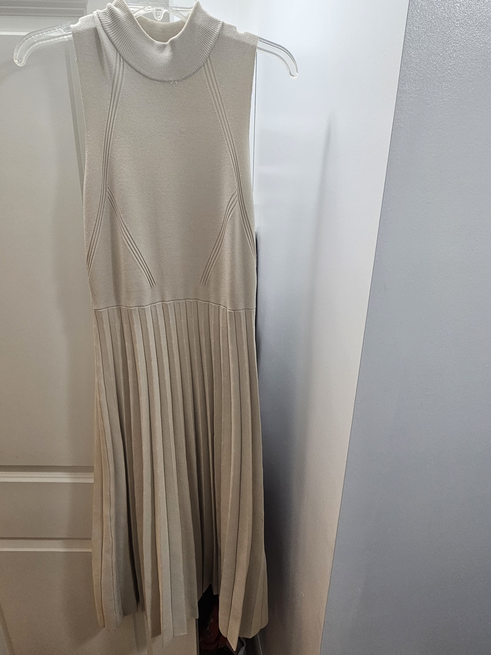 Express Sleeveless Pleated Midi Dress in Cream